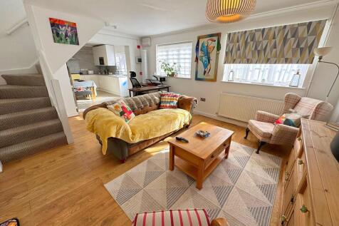 Lounge to stairs