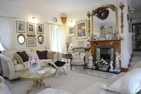 Drawing Room to f...
