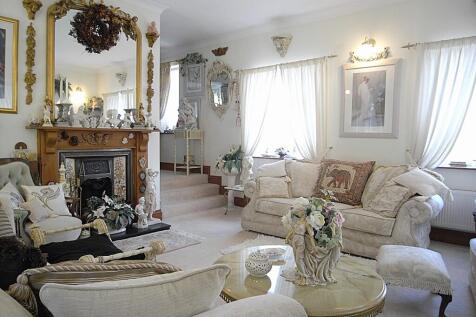 Drawing Room to f...