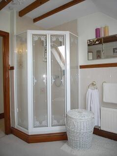Bathroom vert sho...