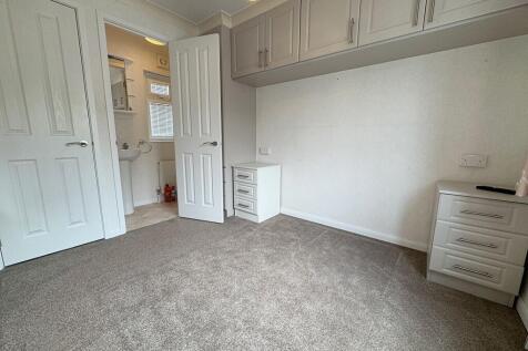 Bed 1 to En-suite