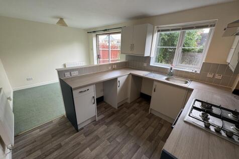 Kitchen to diner