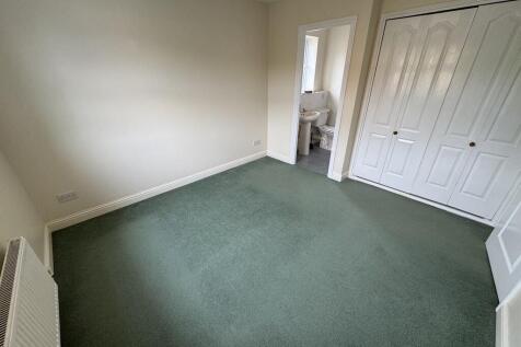 Bed 1 to En-suite