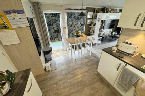 Kitchen to dining
