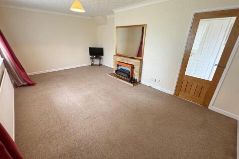 Living Room alt a...