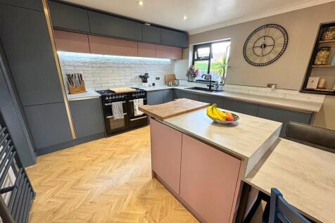 Kitchen from side