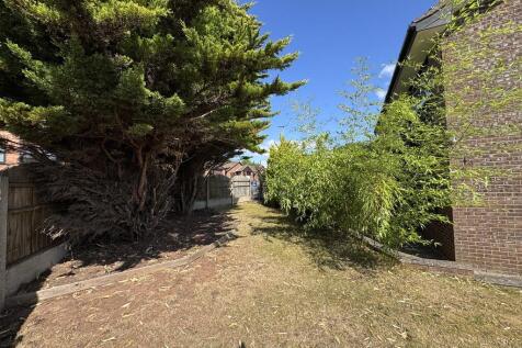Front garden 1