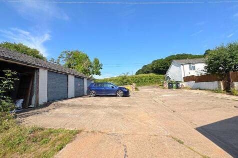 Garage court