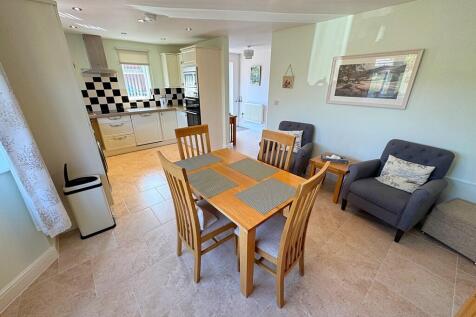 Dining Kitchen to...