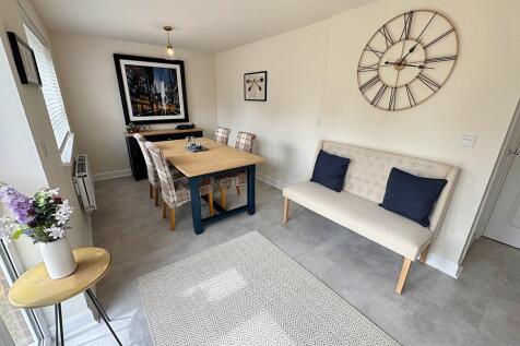 Dining area angle