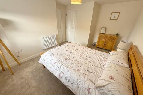 Bed 2 to door