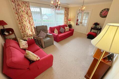 Living room alt a...