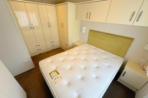 64 Bed 1 angle