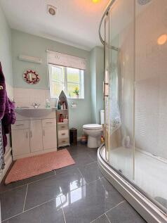 Shower Room vert