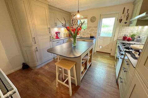 Kitchen from Util...