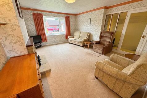 Living Room alt a...