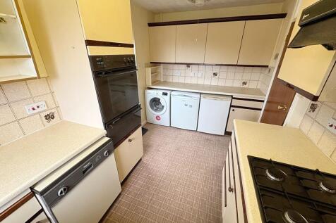 Kitchen alt angle