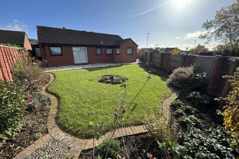 Rear ext and gard...