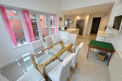 Dining end of Kit...