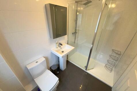 Ensuite to Bed On...