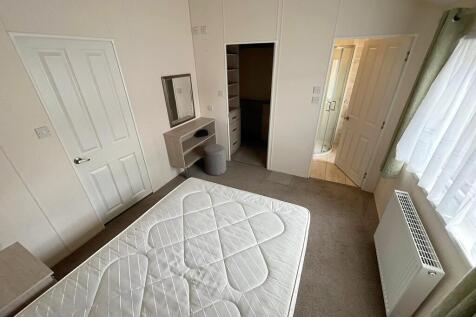 Bed 1 to dressing...