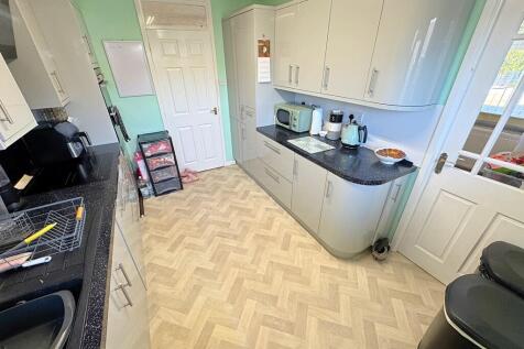Kitchen alt angle...