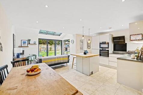 KITCHEN/BREAKFAST/FAMILY ROOM