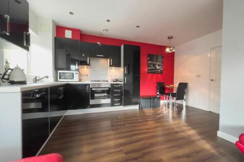 KITCHEN/BREAKFAST AREA