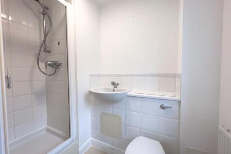 ENSUITE SHOWER ROOM