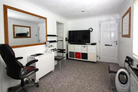 Lounge 2.jpg