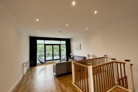 30 Mabgate House7