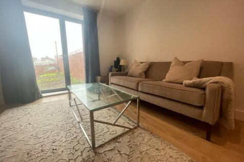 21 Leylands House...