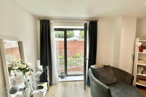 17 Leylands House...