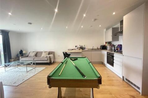 21 Leylands House8