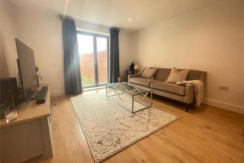 21 Leylands House6