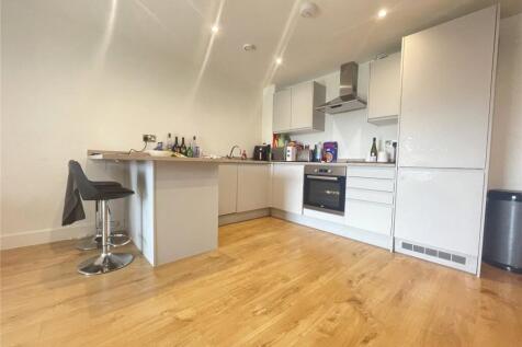 21 Leylands House9