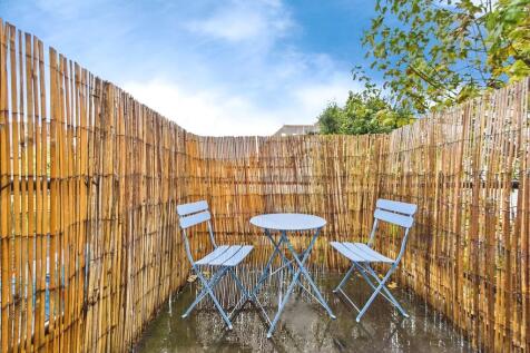 475b42cf-CAM01085...