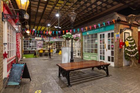The Village Arcade, Chingford - Internals-4.jpg