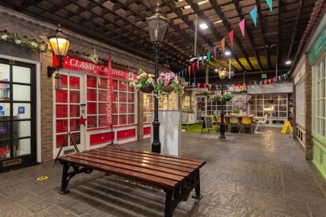 The Village Arcade, Chingford - Internals-5.jpg