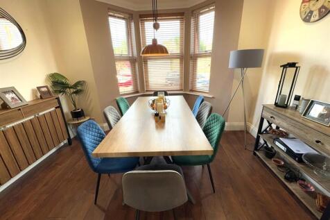 DINING AREA.jpg