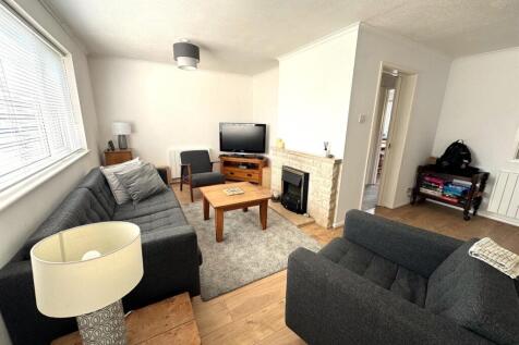 LIVING ROOM.jpg