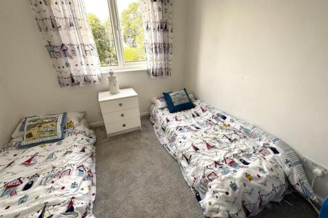 BEDROOM 3.jpg