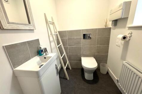 CLOAKROOM.jpg