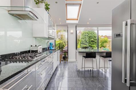 Blake Hall Crescent-13.jpg
