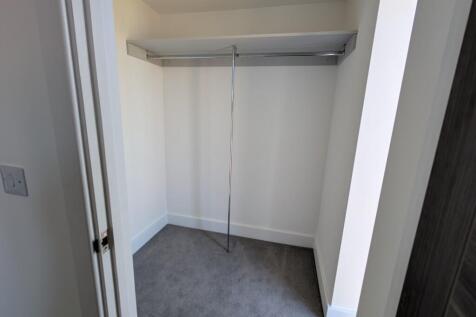 Walk-in Wardrobe
