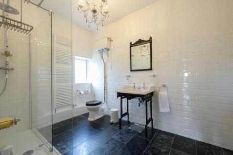 upper foxhall hou...