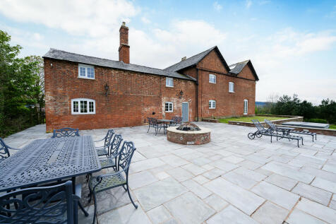 upper foxhall hou...