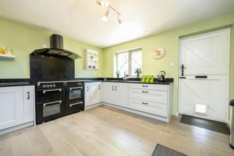 Oaklands Cottage-...