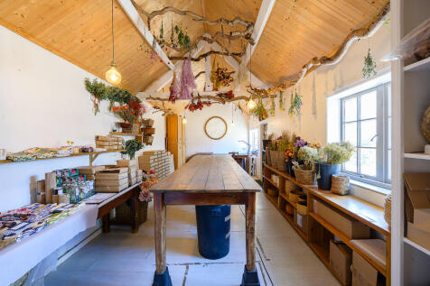Oaklands Cottage-...