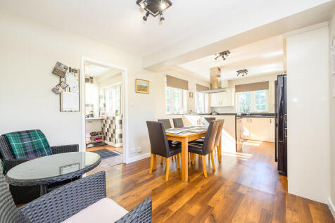 Plumtree Cottage-...